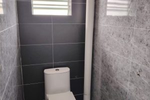 Toilet (full tiling) Toilet (full tiling)